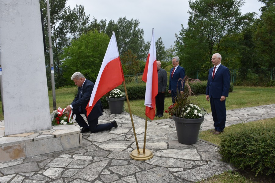 Pomnik 2