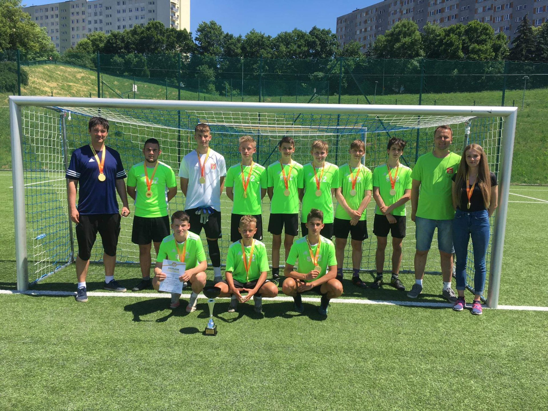 Zwycięska klasa sportowa Samorządowego Zespołu Szkolno - Przedszkolnego nr 2 w Chełmku.