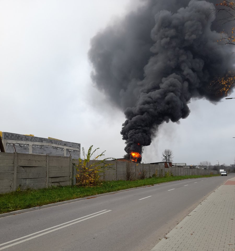 Pożar hali na obszarze Miejskiej Strefy Aktywności Gospodarczej w Chełmku.