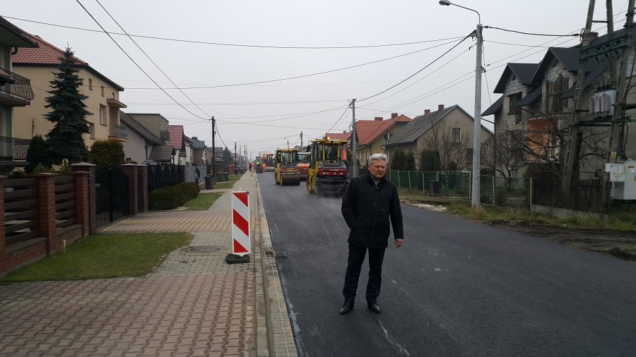 Budowa kanalizacji sanitarnej w ulicy Nadwiślańskiej w Bobrku.