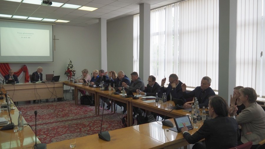Głosowanie nad udzieleniem absolutorium Burmistrzowi Chełmka z tytułu wykonania budżetu za 2021 r.