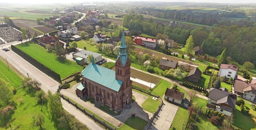 Kościół parafialny w Piotrowicach