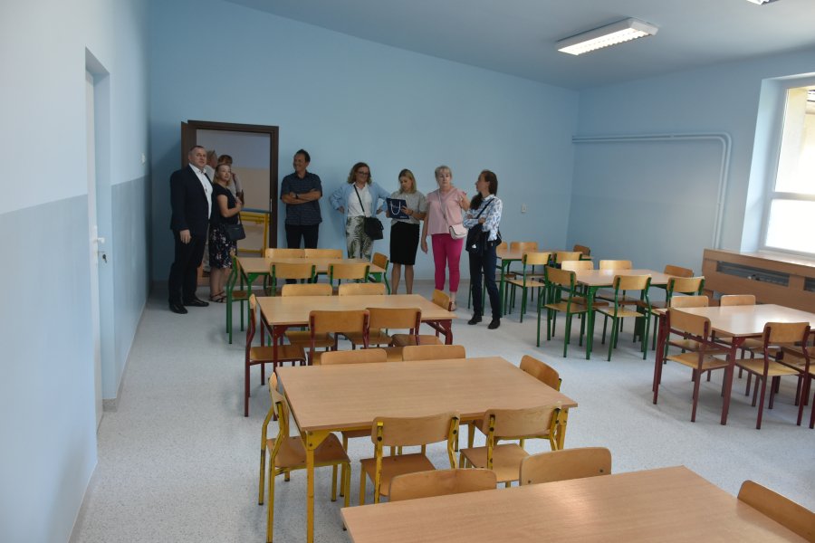 Samorządowy Zespół Szkół im. Kard. Adama Stefana Sapiehy w Bobrku - sala lekcyjna.