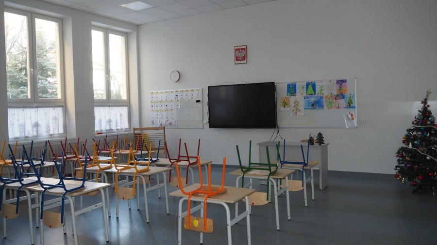Druga sala lekcyjna w Samorządowym Zespole Szkół nr 1 w Chełmku.