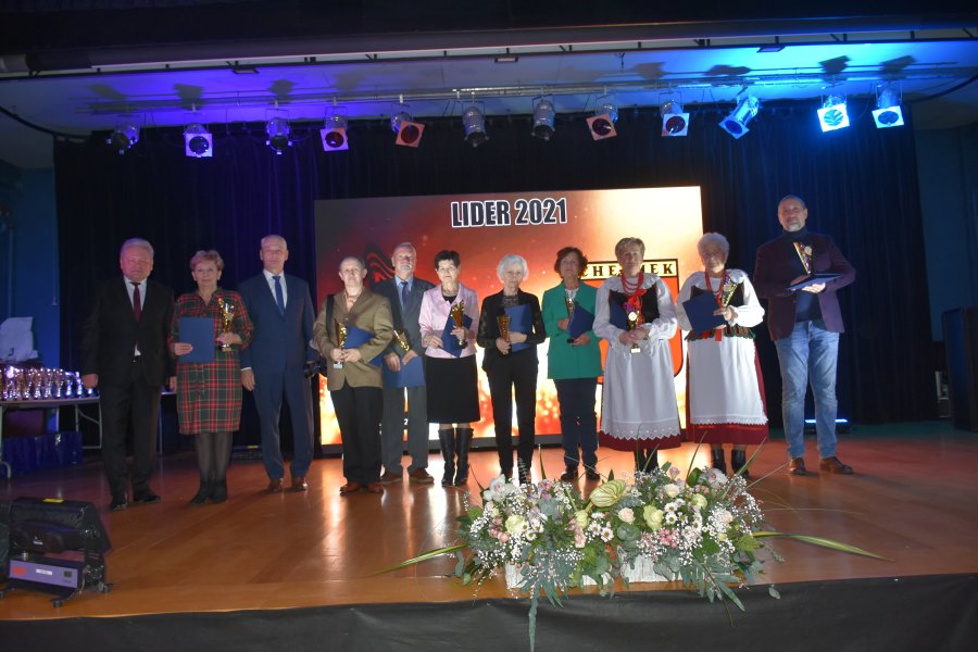 Osoby, które otrzymały statuetkę Lidera 2021.