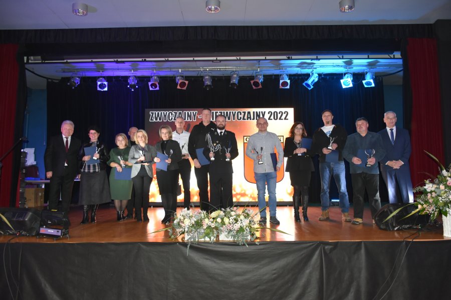 Osoby, które otrzymały nagrodę "Zwyczajny – Niezwyczajny 2022".