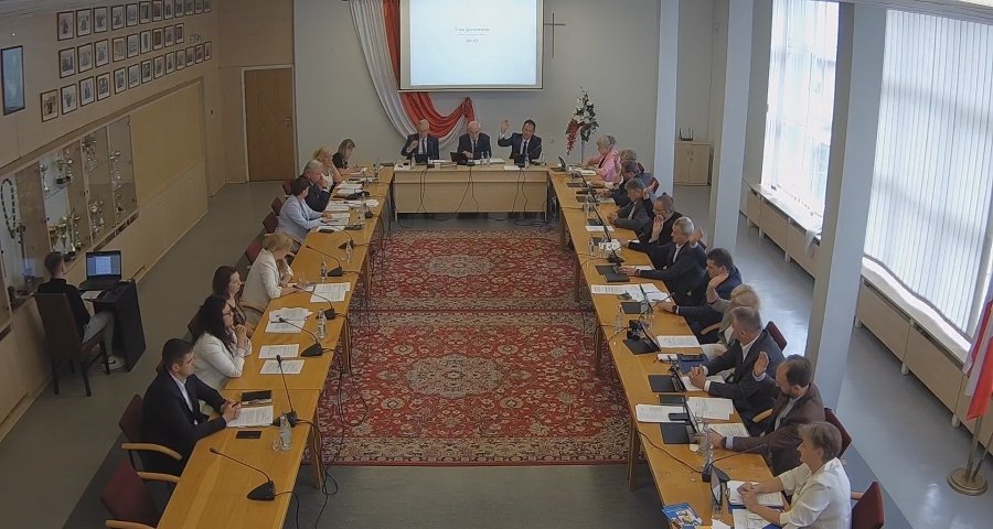 Głosowanie nad udzieleniem absolutorium Burmistrzowi Chełmka.