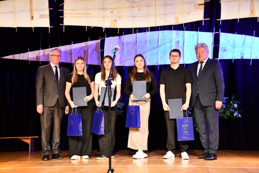 Uczniowie szkół ponadpodstawowych stypendium sportowe