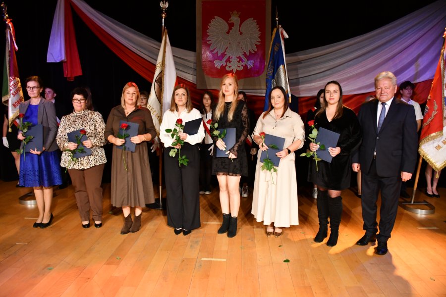 Nauczyciele, którzy otrzymali awans zawodowy na nauczyciela mianowanego.