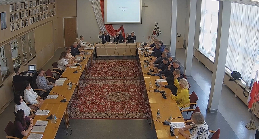 Głosowanie nad udzieleniem absolutorium Burmistrzowi Chełmka.