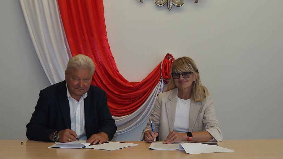 Podpisanie umowy na realizację zadania pn.: "Utworzenie Miejskiego Centrum Informacji „Pamięć i Przyszłość".